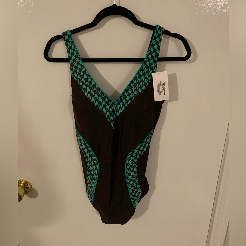 Women’s new with tags never worn bathing suit